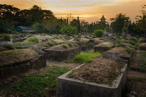 夢到去墓地|夢見墓地